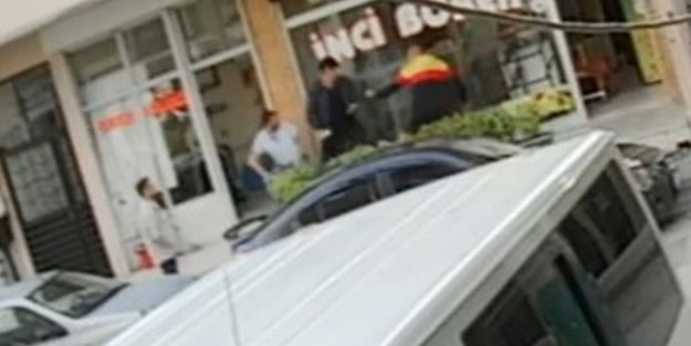 Hiç tanımadığı genci sebepsiz yere bıçakladı