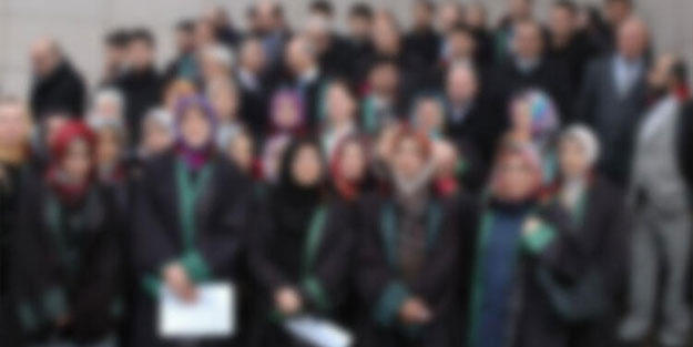 Hiç utanmıyor musunuz! Başörtülü avukatları baroya almayanlar şimdi ‘gaylik lezbiyenlik haktır’ diyor