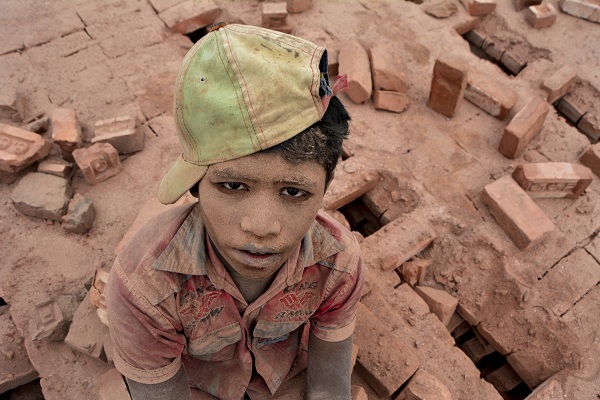 Hiçbir güvenlik önlemi yok! Çocuklar böyle çalıştırılıyor