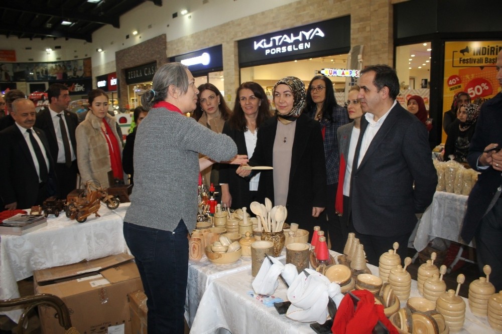 Highway’de, Kadın Emek Pazarı açıldı 