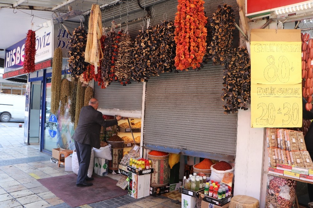 Hijyen kurallarına uymadılar, yazılan cezaya sinirlendiler 