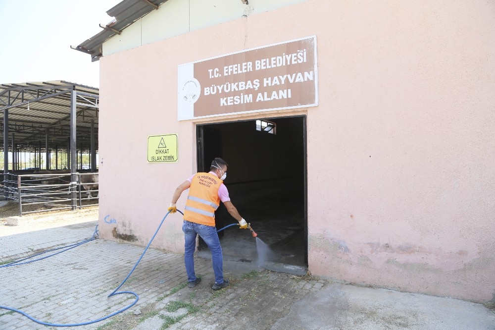 Hijyenik bir bayram için belediye ekipleri sıkı çalışıyor 