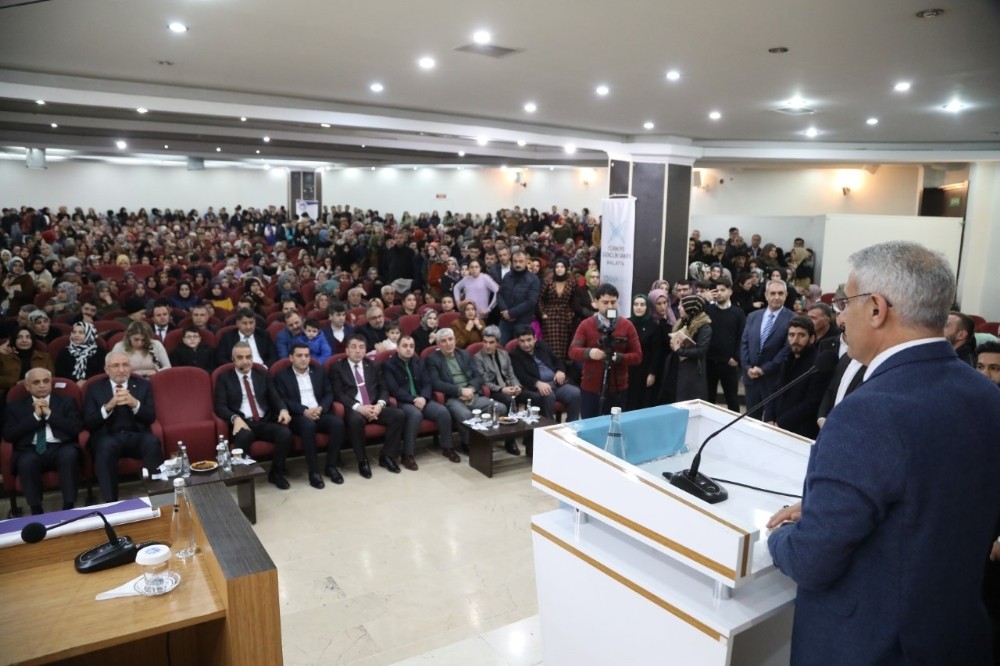 ‘Hikayelerle Anadolu İrfanı’ konferansı ilgi gördü 