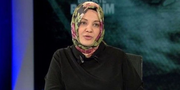 Hilal Kaplan'dan tepki! 15 yaşındaki kıza sarkıntılık yapan Celal Şengör hala hocayken, Bedri Gencer'e soruşturma açılıyor