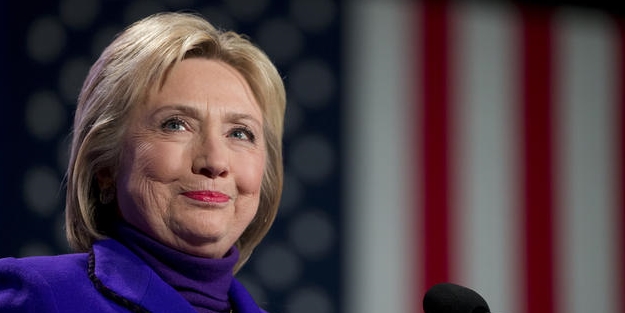 Hillary Clinton'dan adaylık açıklaması