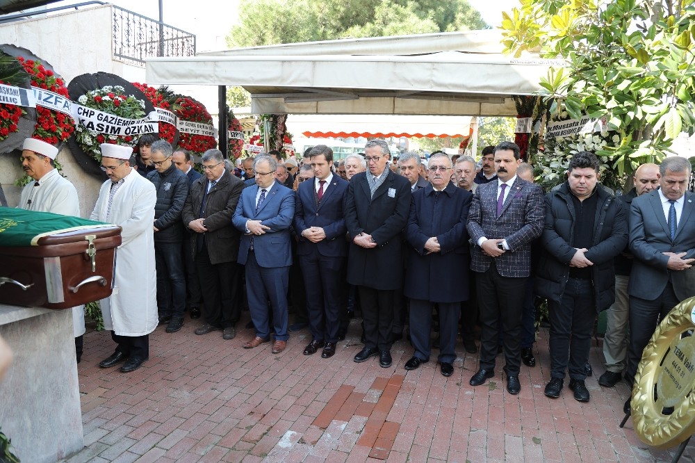 Hilmi Arda son yolcuğuna uğurlandı 