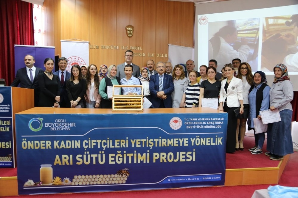 Hilmi Güler:”Balı ilaç olarak kullanacağız” 