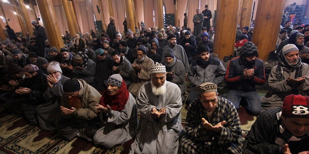 Hindistan 1800'den fazla camiyi yıkabilir!