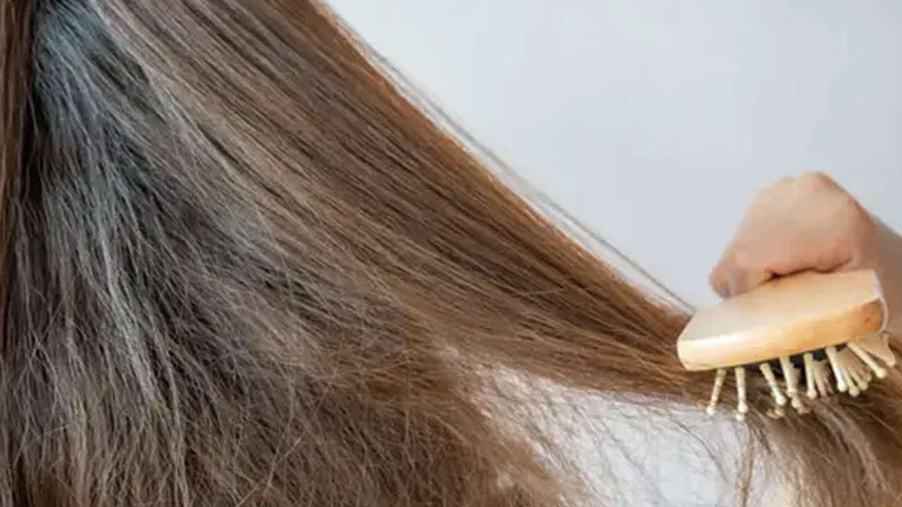 Hindistan cevizi yağı saç kestirmeye son veriyor: 3 malzeme ile tamamen kurtuluyor!