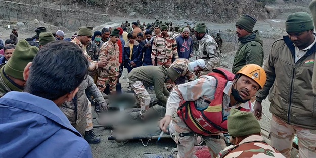 Hindistan duyurdu: 7 kişinin cansız bedenine ulaşıldı