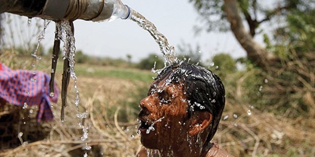 Hindistan yanıyor: 700 ölü