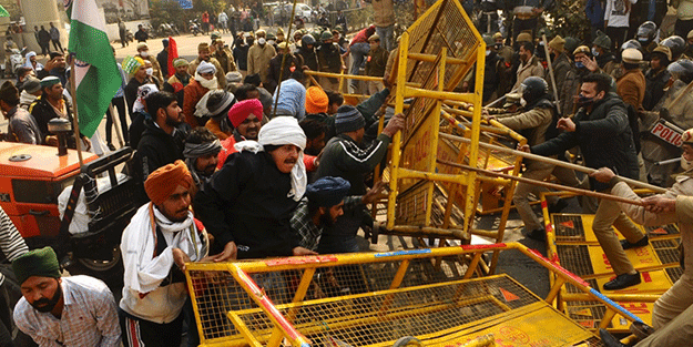 Hindistan'a sığınan Myanmarlı polislerden itiraf! ‘Öldürme talimatı aldık’