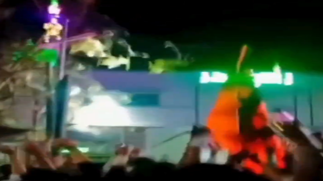 Hindistan’da cami önünde Allah’a ve İslam'a hakaret edildi!