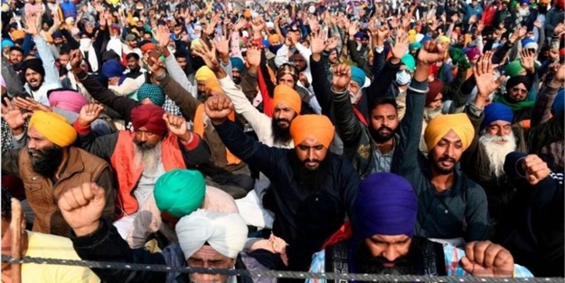 Hindistan'da çiftçiler küreselci şirketlere ve hükümete karşı direnişte geri adım yok!