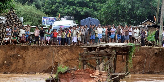 Hindistan'da evli olmadan selfie çekmek yasak