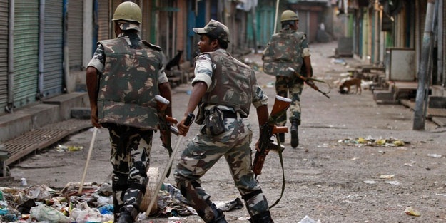 Hindistan'da kaçakçılara darbe