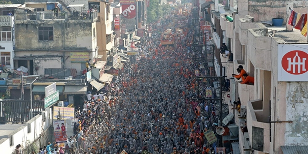 Hindistan'da korkutan vaka sayısı: Tam 350 bin!