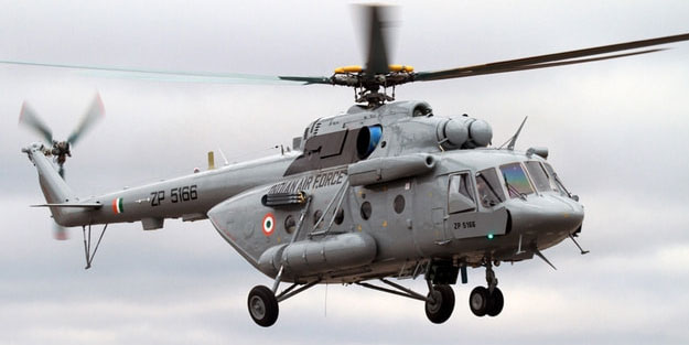 Asya ülkesinde askeri helikopter düştü