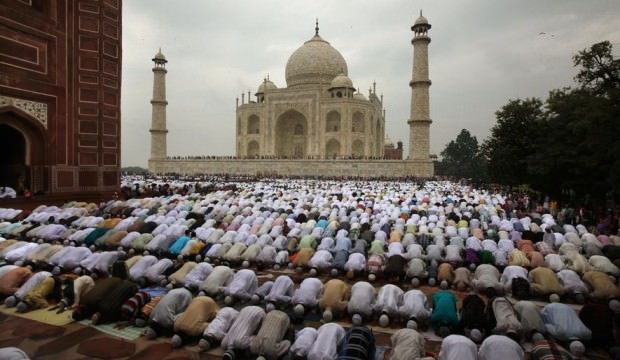 Hindistan'da namaza yasak!