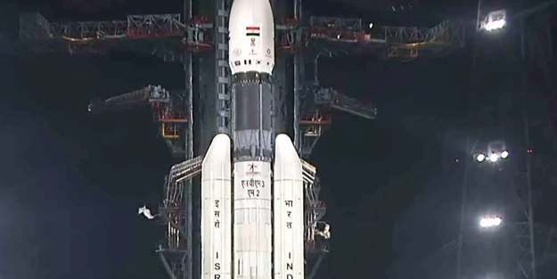 Hindistan'da OneWeb uzaya onlarca uydu fırlattı!