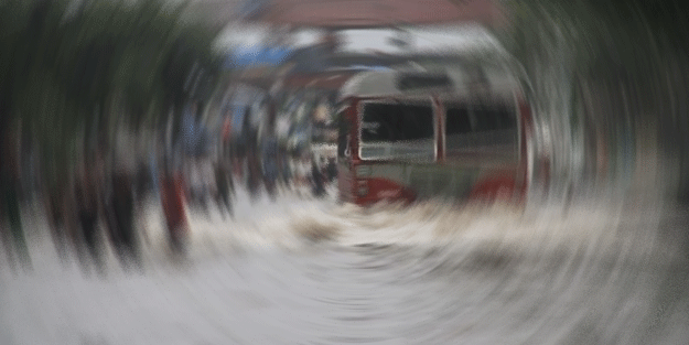 Hindistan'da sel felaketi: Onlarca ölü var