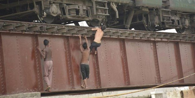 Hindistan'da sıra dışı eğlence anlayışı