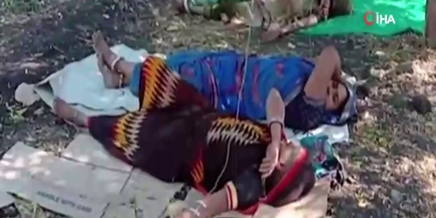 Hindistan'da şok eden manzara! Korona hastaları bakın nerede tedavi görüyor