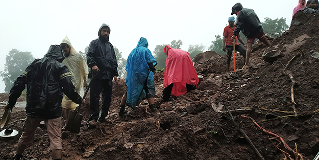Hindistan’da toprak kayması! Can kaybı 26’ya yükseldi