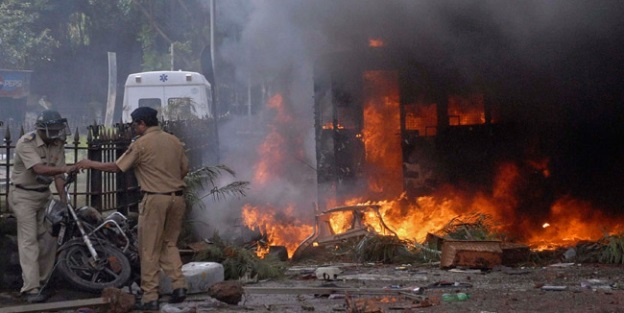 Hindistan'da yangın: 8 ölü