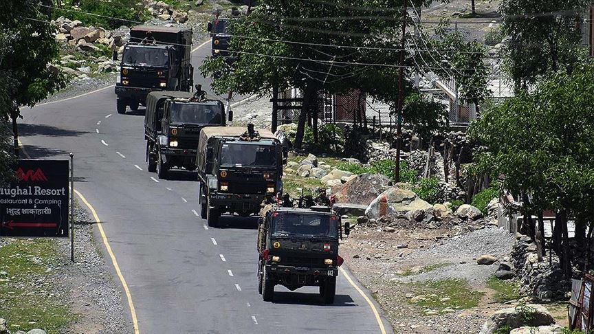 Hindistan'ın Çin ile çatışmanın yaşandığı Ladakh’taki hava üssünde hareketlilik arttı