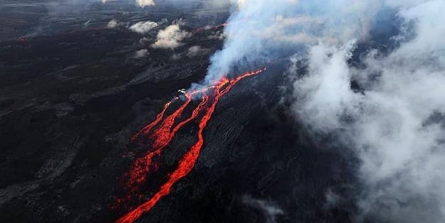 Hint Okyanusu'nda yanardağ patladı