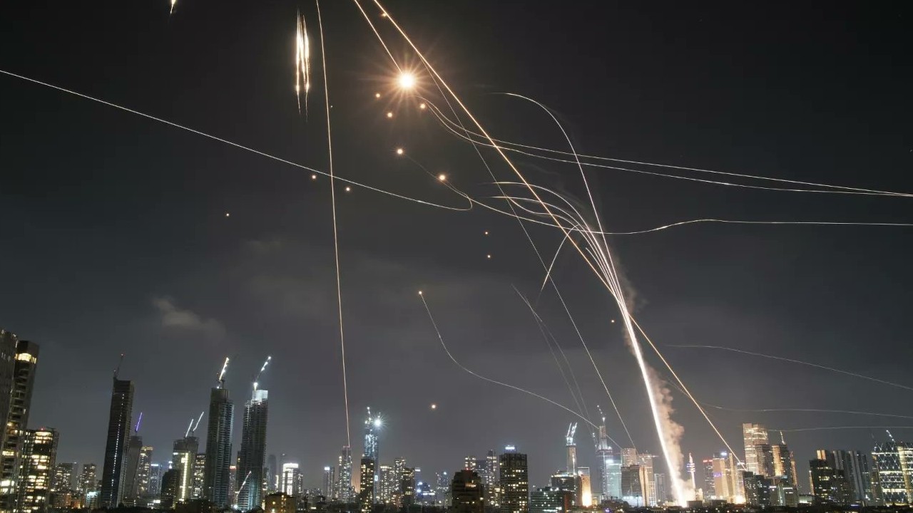 Hipersonik saldırılar: İran, İsrail’i neden gece vurdu?