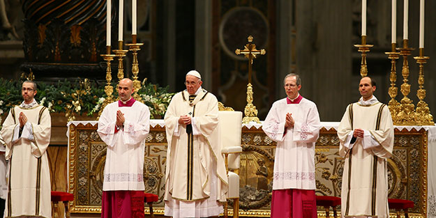 Hıristiyan alemi Noel’i kutluyor