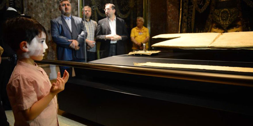 Hırka-i Şerif ziyarete açıldı