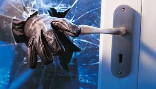 60 bin liralık ziynet eşyası çaldılar