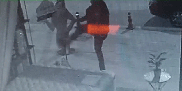 Hırsını Hülya Avşar’dan çıkardı! Tekme tokat saldırdı