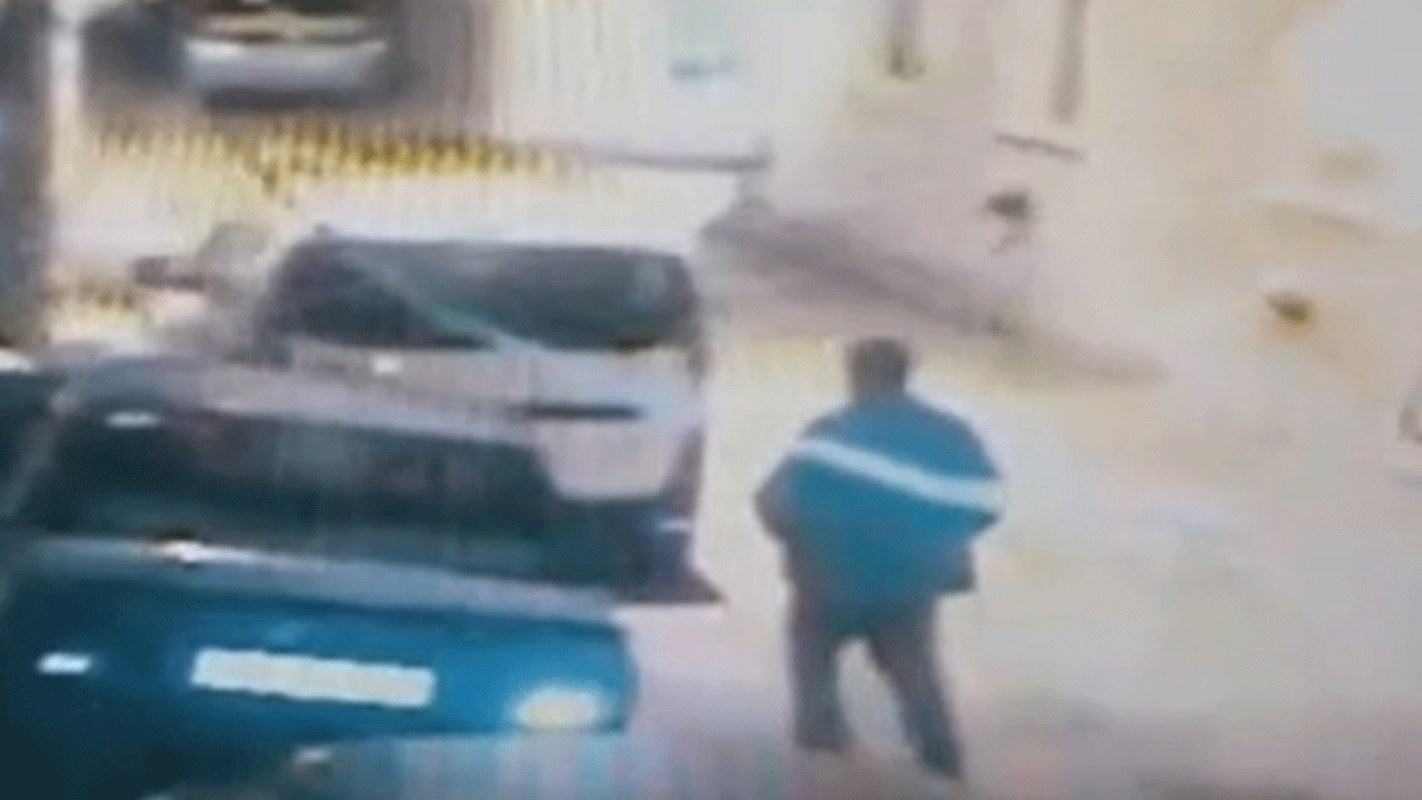 Hırsız diye yakalattığı kişinin kim olduğunu öğrenince şok oldu!