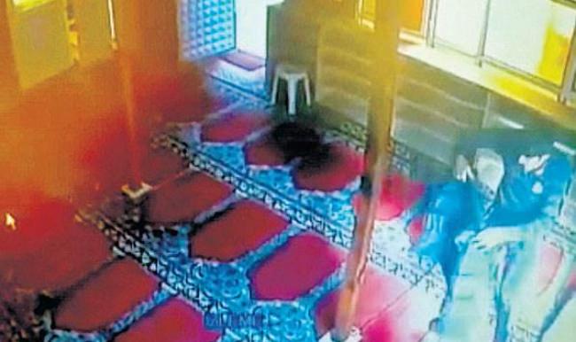 Hırsız, hırsızı camide soydu