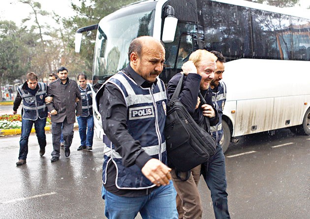 Hırsız paralelciler hâkim önünde