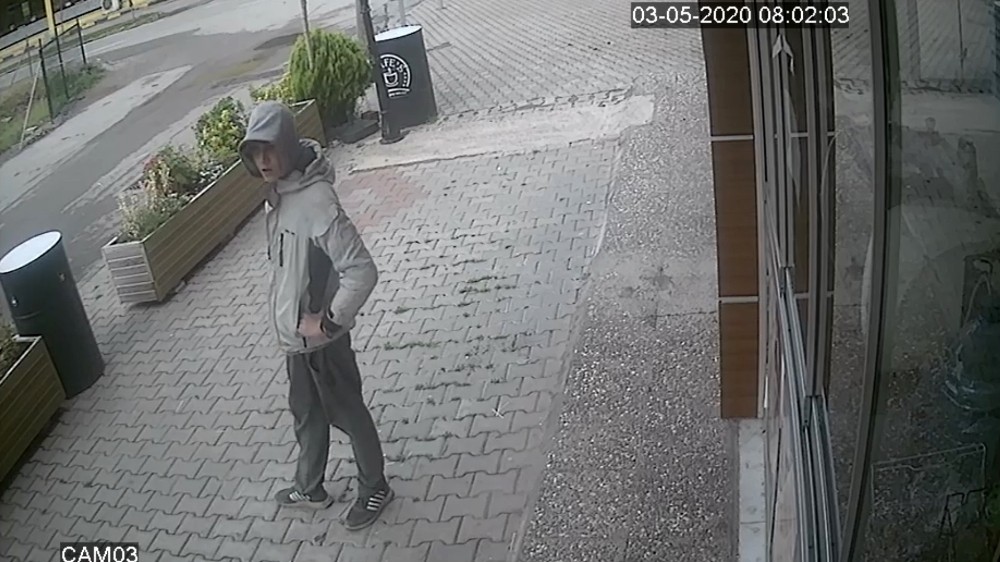 Hırsız virüsü fırsat bildi, kafeyi soydu 
