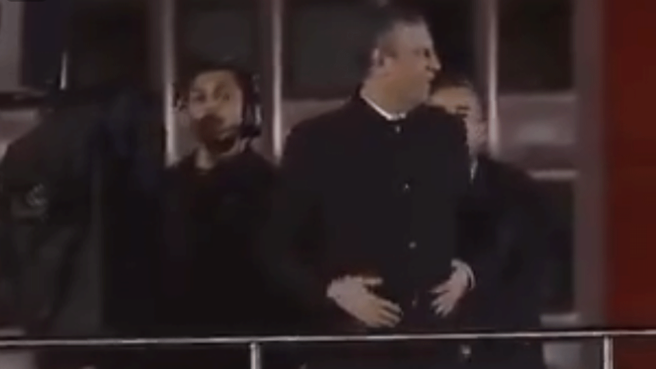 "Hırsıza destek" mitinginde hırsızlık! Özgür Özel ceplerini yokladı ve...