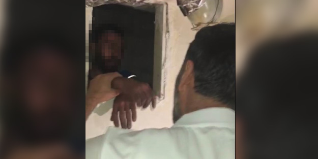 Hırsızı yakalayan polis: Selamünaleyküm! Hadi gel, çok terlemişsin orada