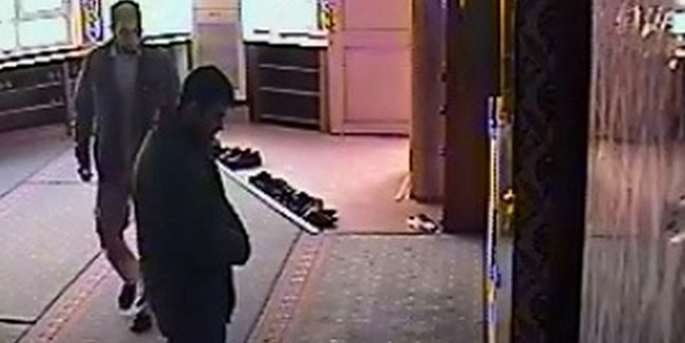 Hırsızlar bunu da yaptı! Camiyi soydular