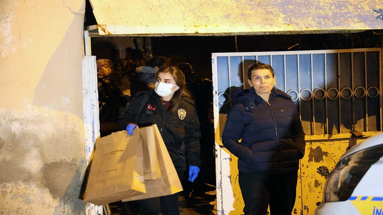 Hırsızlar ev sahibini öldürüp kaçtı