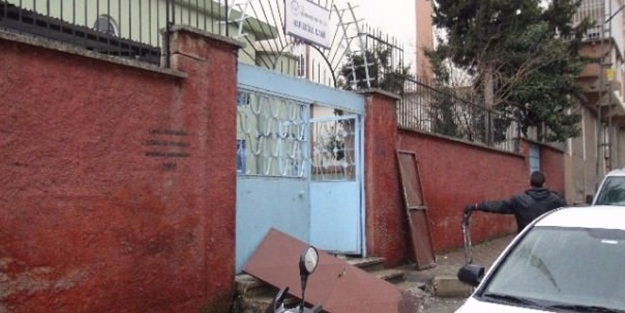 Hırsızlar namaz saatini yanlış hesaplarsa...