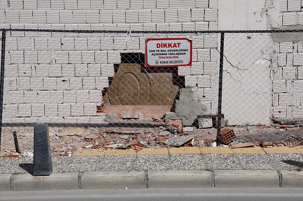 Hırsızlar tarihi yapıyı talan etti