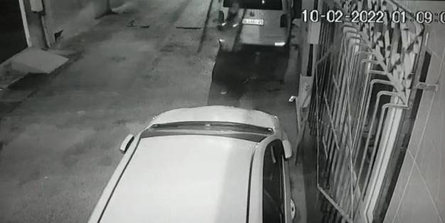 Hırsızlara karşı yaptırdığı kapıyı çaldırdı