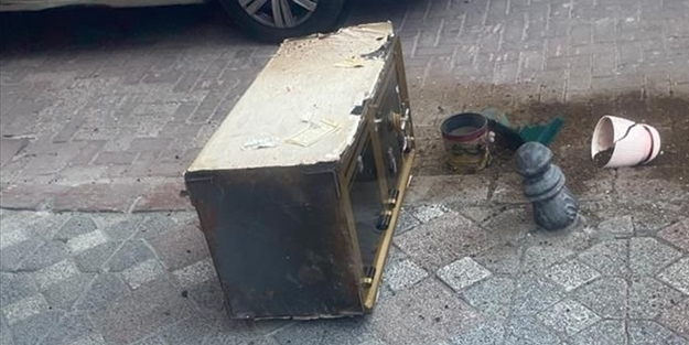 Hırsızları komşular saksı atarak engelledi