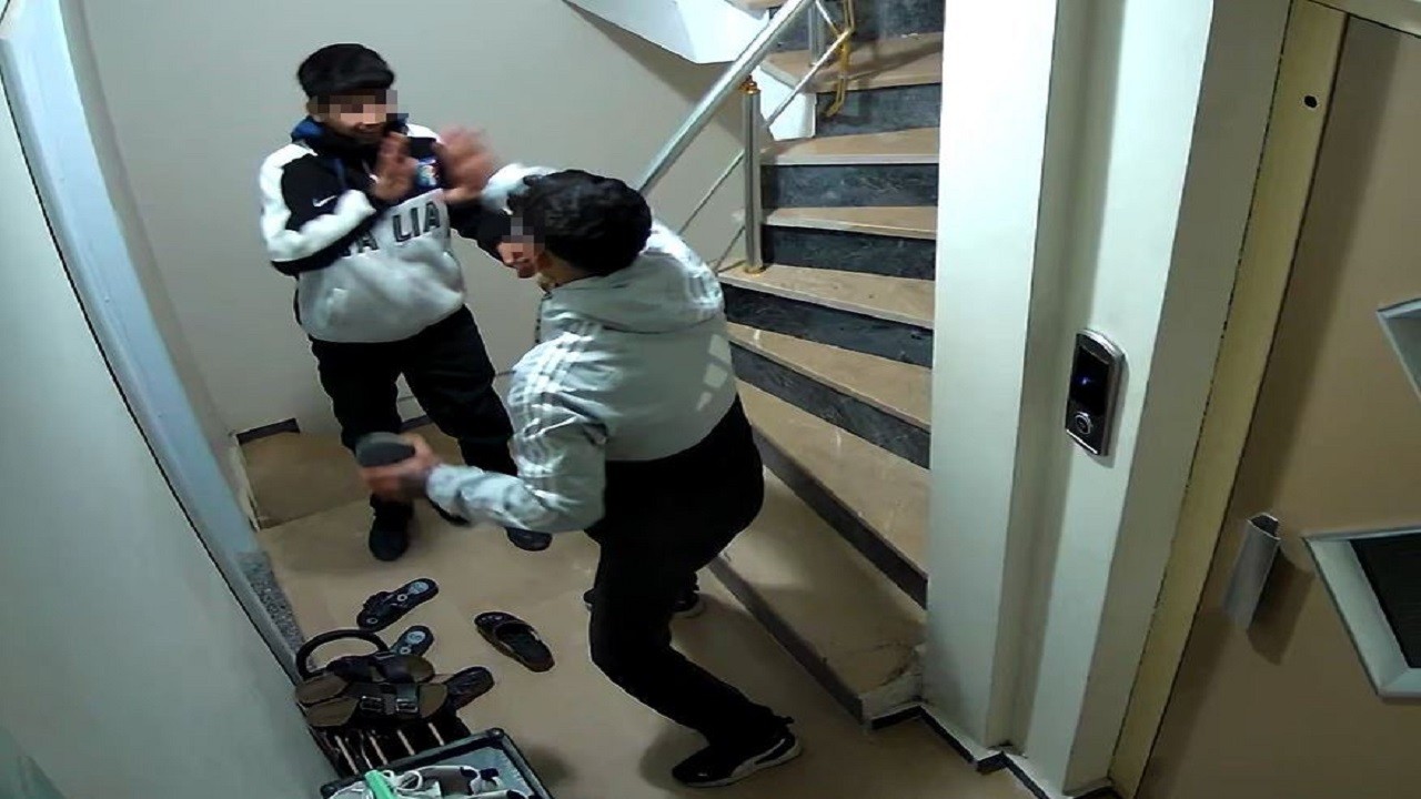 Hırsızların "çak" sevinci kamerada