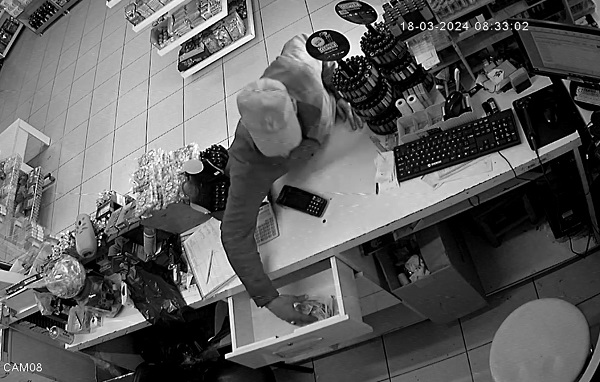 Hırsızlık anı böyle görüntülendi